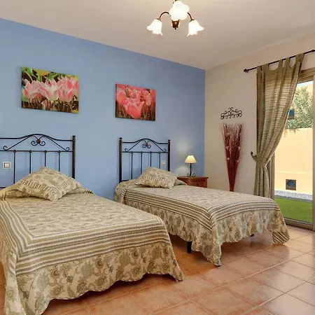 Susi Villa Costa De Antigua